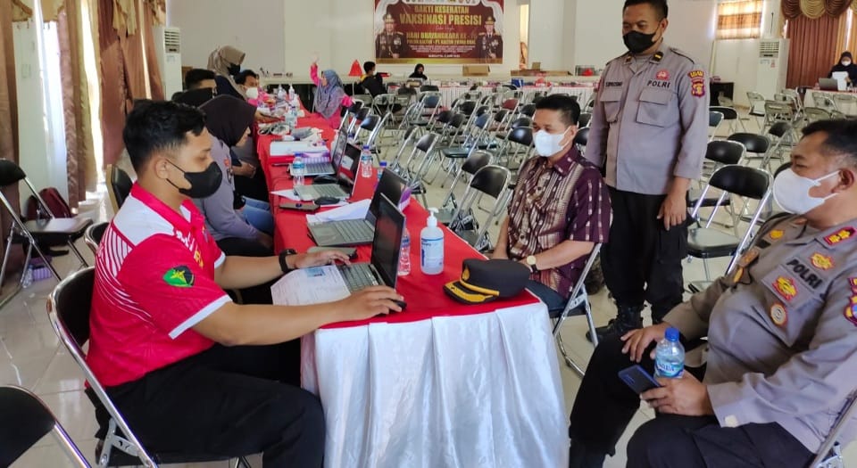 Gelaran Vaksinasi Yang Dilakukan Polda Kaltim dan PT KPC Dalam Rangka HUT Bhayangkara Ke-76