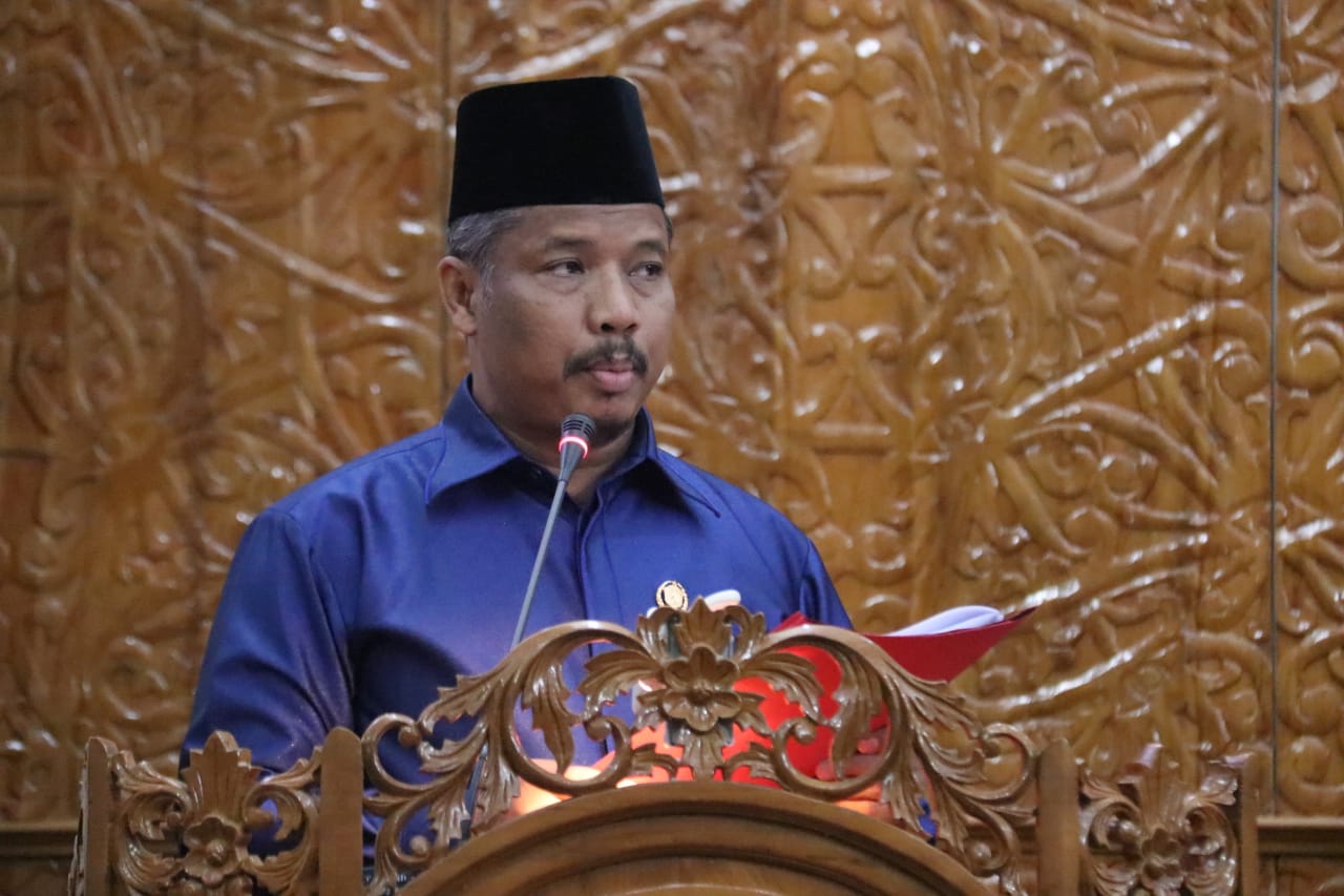 H Sobirin Bagus mewakili fraksi Kebangkitan Indonesia Raya