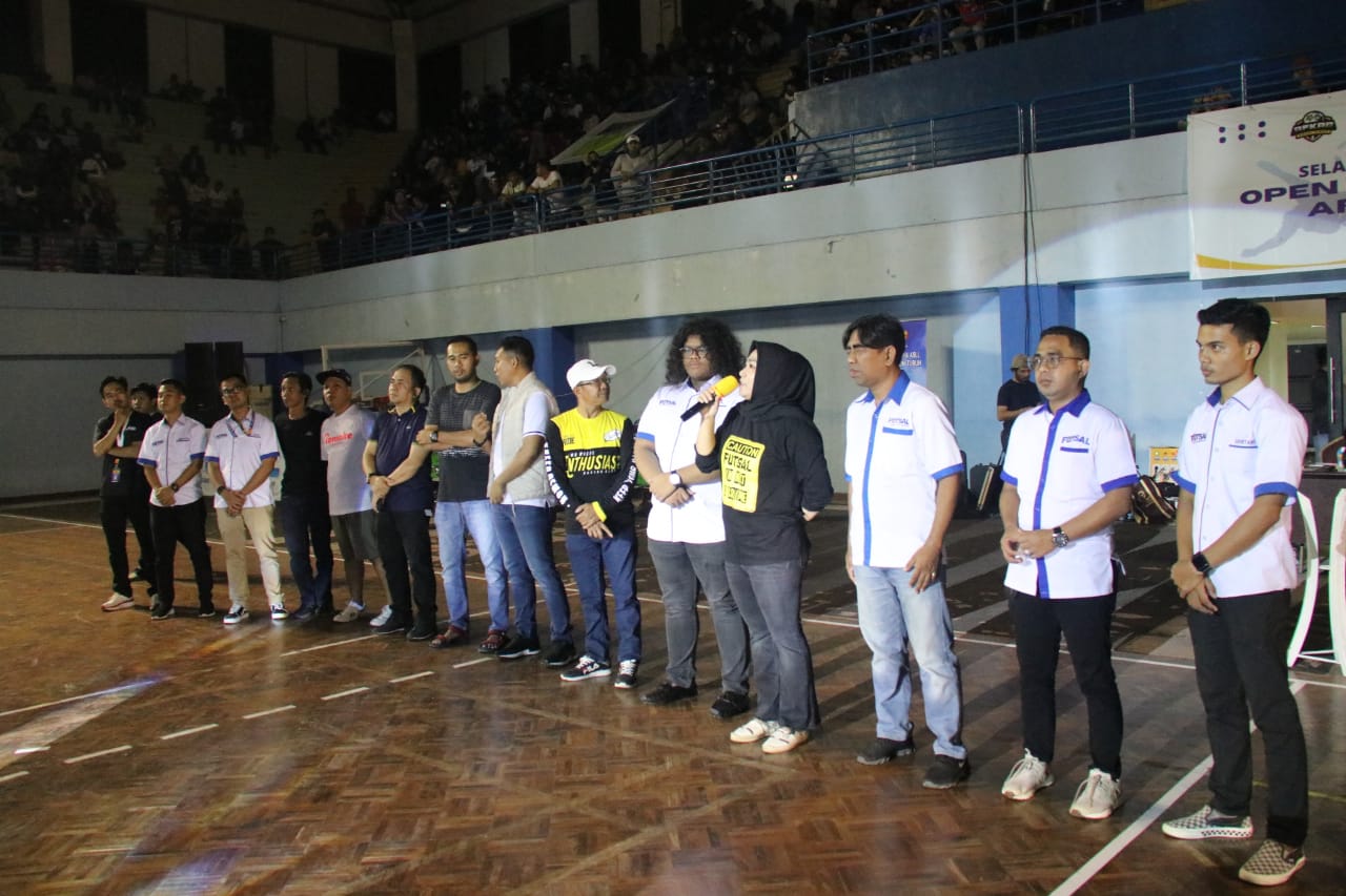 Open Turnamen Futsal garapan Asosiasi Futsal Kabupaten (AFKAB) Kutim resmi berakhir dan di tutup oleh Wakil ketua 1 DPRD Kutim Asti Mazar