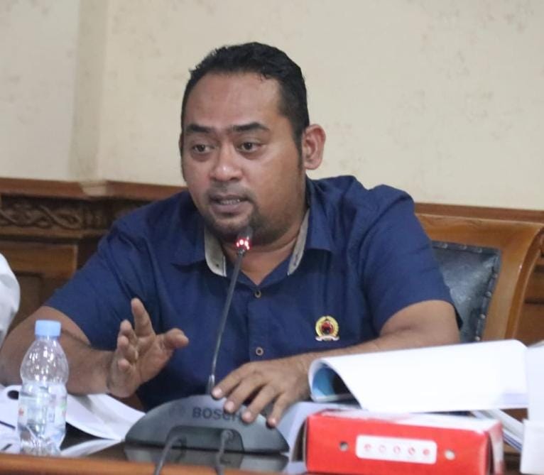 Anggota DPRD Kutim Faisal Rahman meminta Pemerintah Daerah untuk lebih mengupayakan serta menggali lebih dalam memanfaatkan Sumber Pendapatan Daerah (PAD)