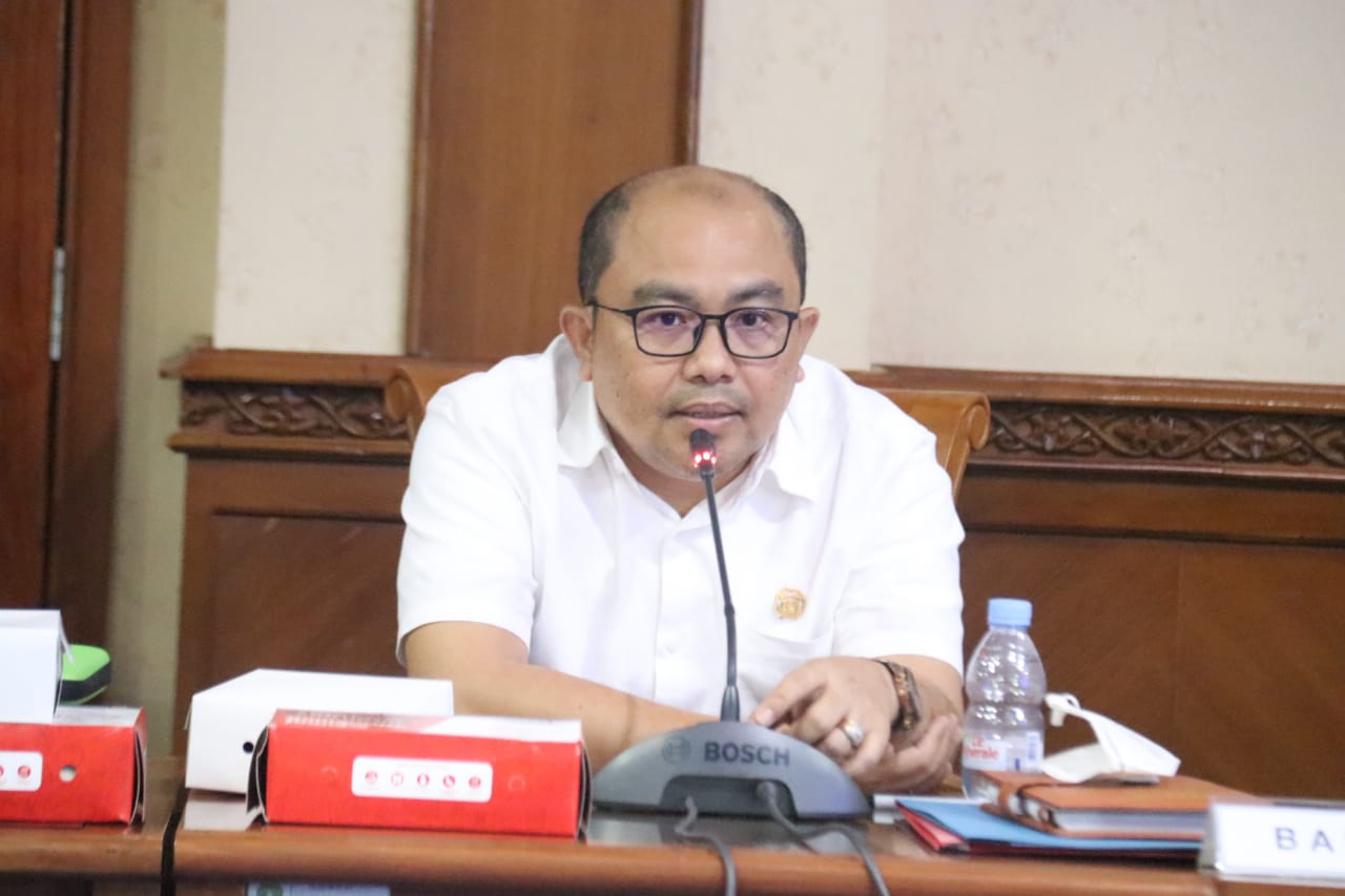 Anggota DPRD dr Novel Tyty Paembonan, Transformasi digital menjadi sebuah jawaban yang harus dilakukan, agar perputaran roda bisnis masyarakat tetap berjalan.