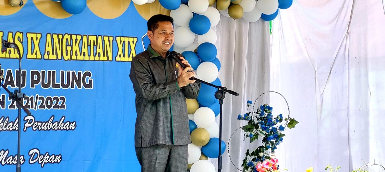 Joni Ketua DPRD Kutim Hadiri Pelepasan Siswa Siswi SMP-N 1 Rantau Pulung