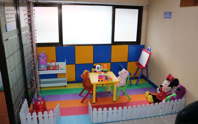 Sama seperti orang dewasa pada umumnya, Pemerintah Kabupaten Kutai Timur (Pemkab Kutim) juga memberikan fasilitas bermain untuk anak.