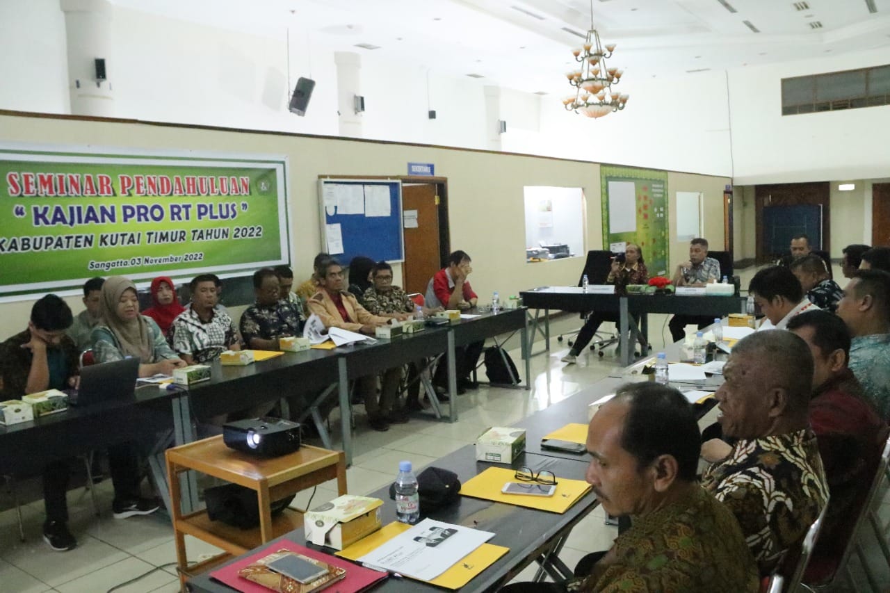 Badan penelitian dan pengembangan Kabupaten Kutai Timur (Balitbang Kutim) mengadakan Seminar dan Kajian Program RT Plus (Rukun Tetangga Pembangunan Langsung Usaha) untuk meningkatkan pembangunan daerah.