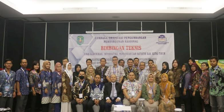 Dalam rangka penerapan implementasi Permenpan RB Nomor 1 Tahun 2022 tentang pedoman analisis jabatan dan analisis beban kerja serta tentang pedoman analisis jabatan dan analisis beban kerja serta penatausahaan laporan pertanggungjawaban keuangan daerah, Dinas Komunikasi Informatika, Persandian dan Statistik Kutai Timur (Diskominfo Perstik Kutim) menggelar bimbingan teknis (Bimtek) di Hotel Kimaya Bandung, Jawa Barat.