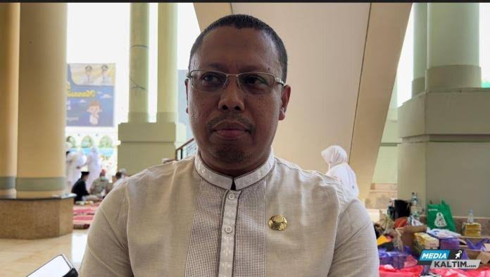 Hari Guru Nasional, Ilham Ajak Guru Terus Berinovasi, Ciptakan Perubahan dan Kebaruan – Dalam momen Hari Guru Nasional (HGN) Plt Kadisdik Kutim Irma Yuwinda melalui Kabid Pendidikan Menengah Disdik Kutim, Ilham mengajak semua guru agar terus berinovasi, menciptakan perubahan dan kebaruan untuk melompat ke masa depan