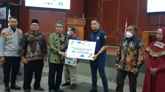 Dinas Sosial (Dinsos) dan Dinas Koperasi dan UKM, Dinas Tenaga Kerja dan Migrasi serta Dinas Perhubungan memberikan dana inflas.