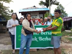 Gabungan Jurnalis Kutim Serahkan Bantuan Untuk Warga Pinang