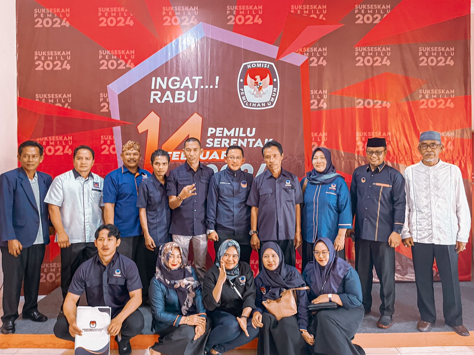 KPU Menerima Kedatangan Partai Nasional Demokrat (NASDEM) Saat Menyerahkan Dokumen Pendaftaran (bacaleg) DPRD Untuk 2024