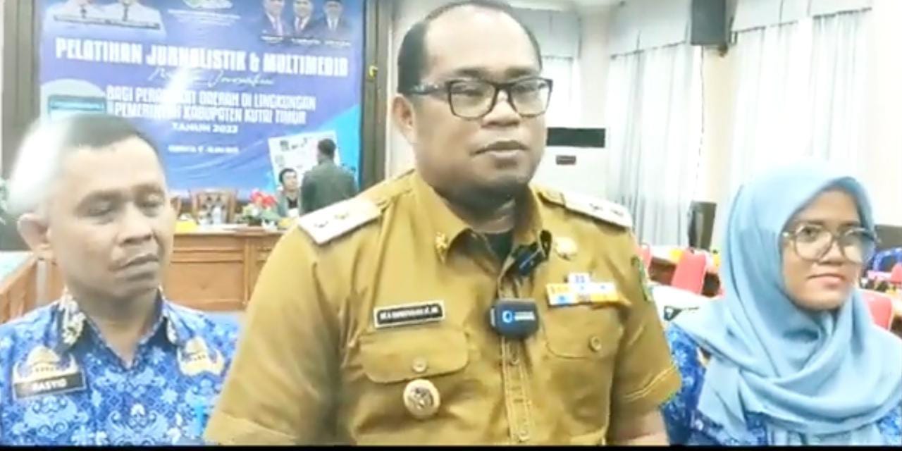 Kasmidi mengatakan pemanfaatan Media dalam penyampaian informasi bukan hanya dengan cara mainstream seperti media cetak dan televisi, namun masyarakat bisa memanfaatkan media baru yang lain seperti website dan media sosial