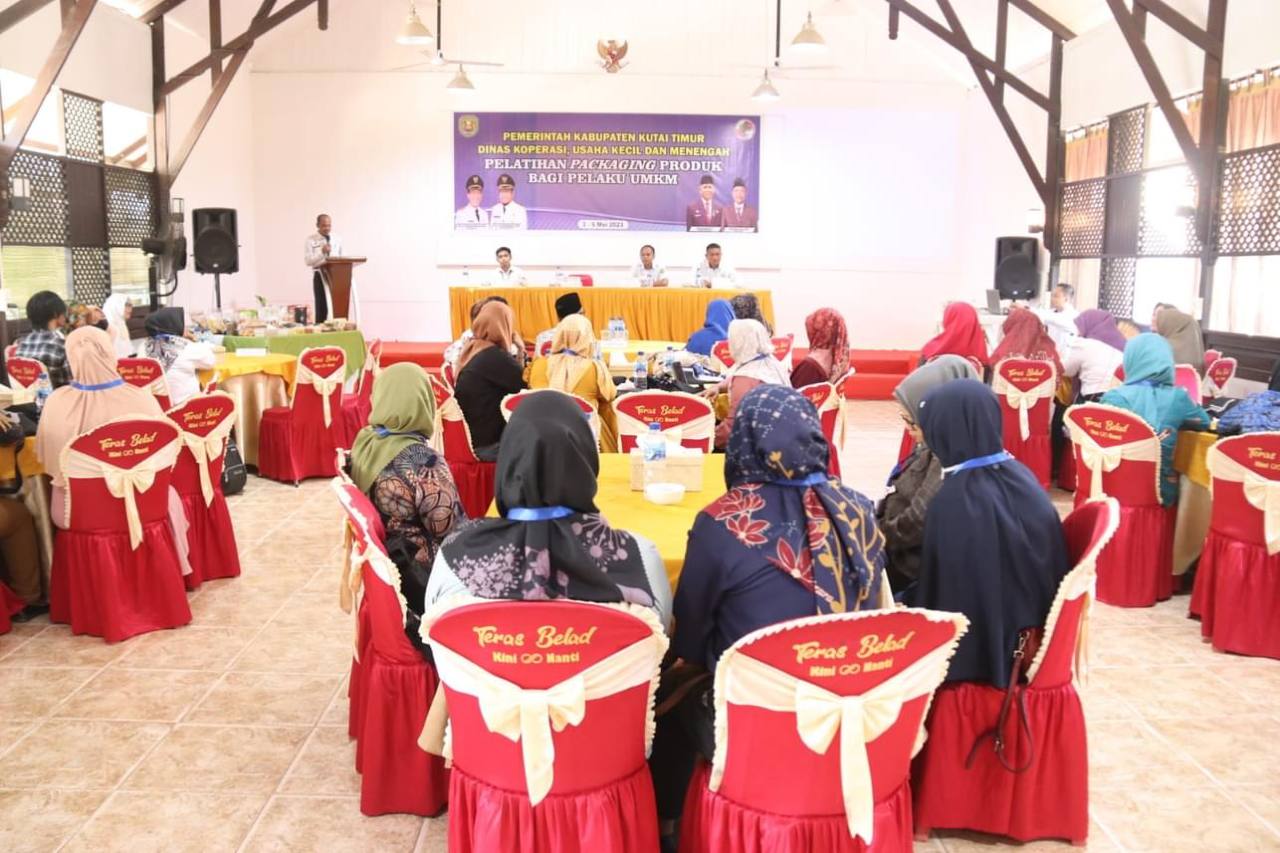 Diskop UKM Kutim dukung Kebangkitan dan Kemandirian UMKM dan menggelar Pelatihan Packaging Produk, Rabu 03-05-2023