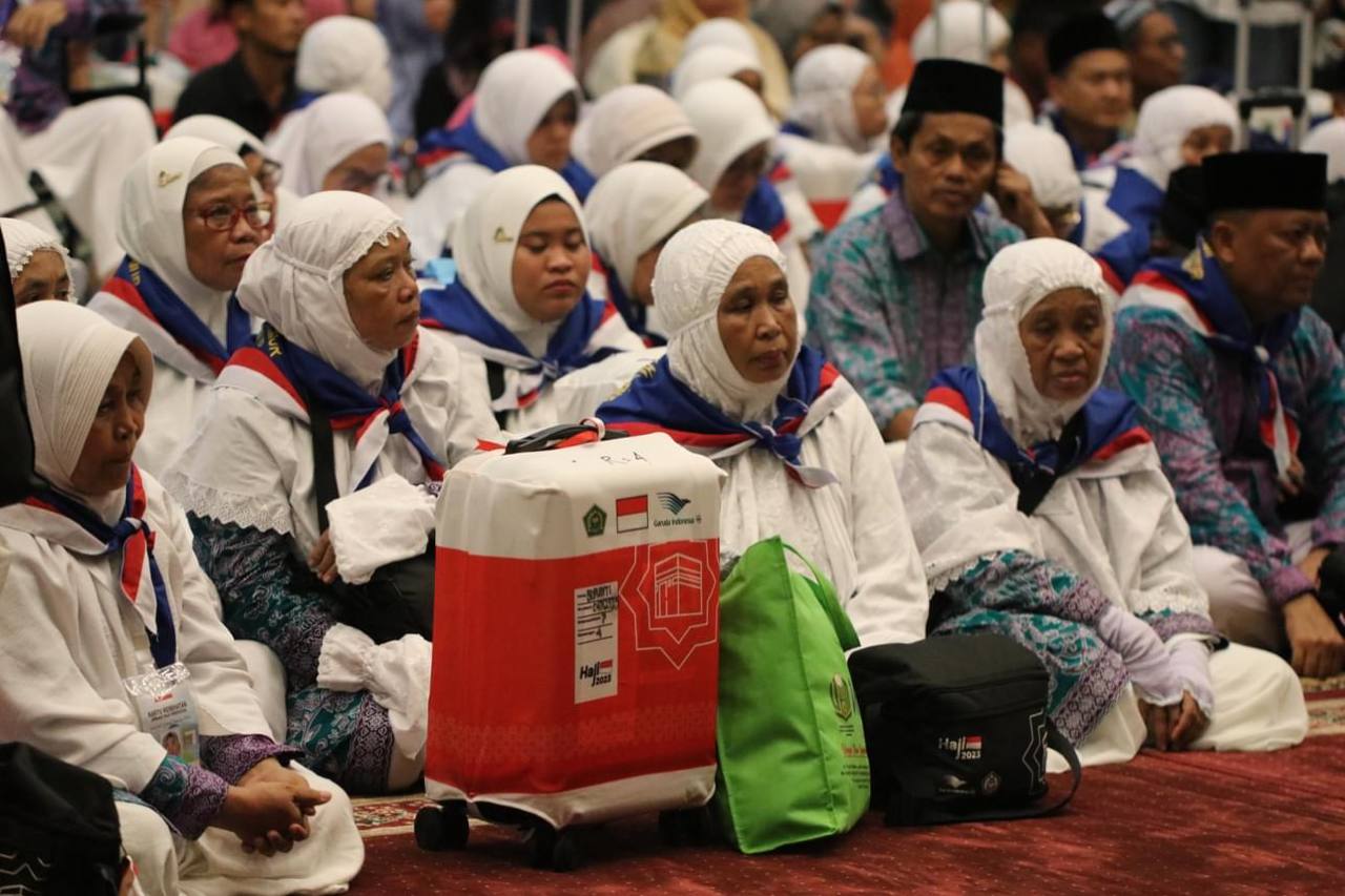 Bupati Kutim Ardiansyah mengucapkan selamat jalan dan selamat melaksanakan ibadah yang sudah ditetapkan oleh Allah