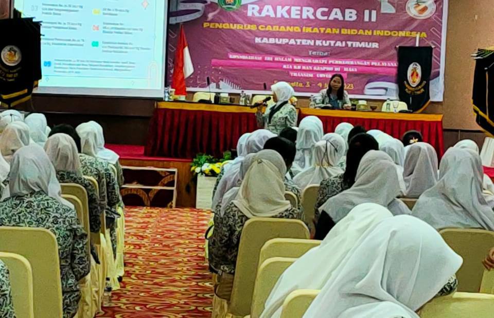 Yuliana juga berharap para peserta dapat memaksimalkan informasi yang mereka dapatnya untuk menempuh pendidikan selanjutnya agar dapat meningkatkan standar kompetensi profesi yang bidan miliki