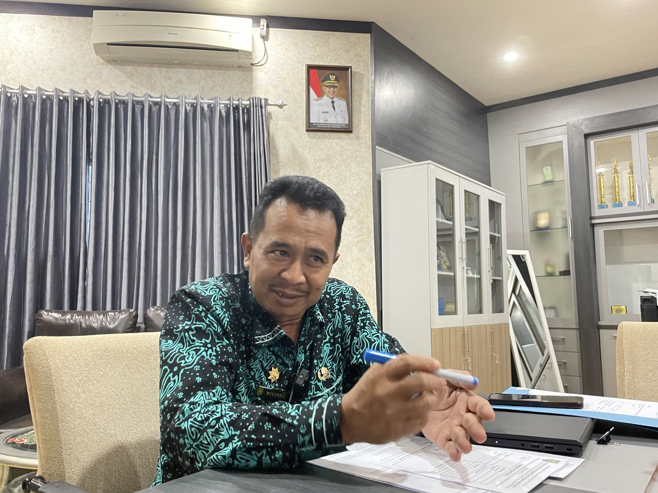 Mulyono kembali menjelaskan mengenai jumlah yang akan diterima oleh para penerima beasiswa. Dari 5 Miliar, setiap Siswa SD mendapatkan sekitar Rp750 ribu dan Rp1 Juta untuk siswa SMP