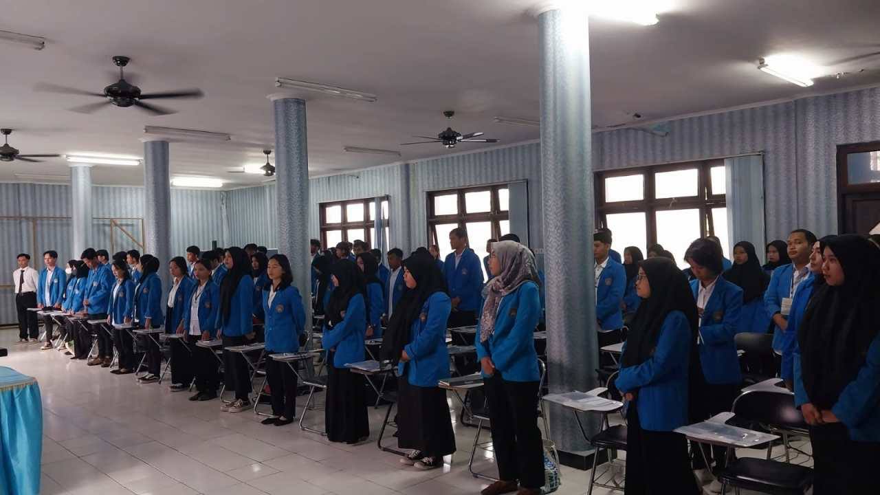 Mahasiswa Sekolah Tinggi Pertanian (STIPER) Kabupaten Kutai Timur (Kutim) yang saat ini tengah mengikuti pembekalan sebelum melaksanakan Kuliah Kerja Nyata (KKN) yang ditempatkan di Kecamatan Sangkulirang