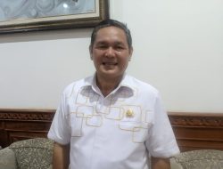 Anggota DPRD Kutai Timur Pertanyakan Harga Fantastis Seragam Sekolah Gratis